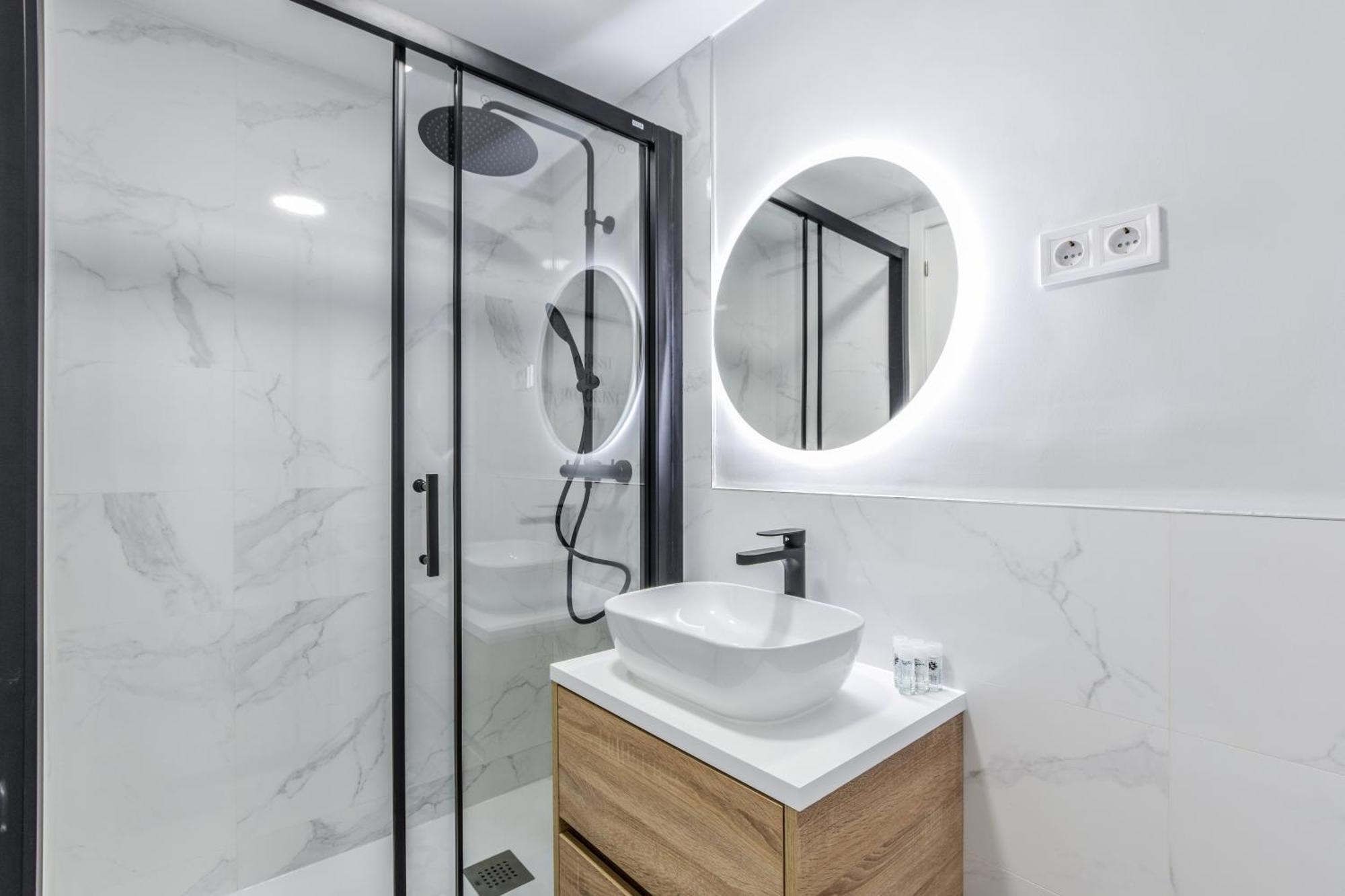 Apartamentos Reformados En Tirso De Molina Act Madrid Exteriér fotografie