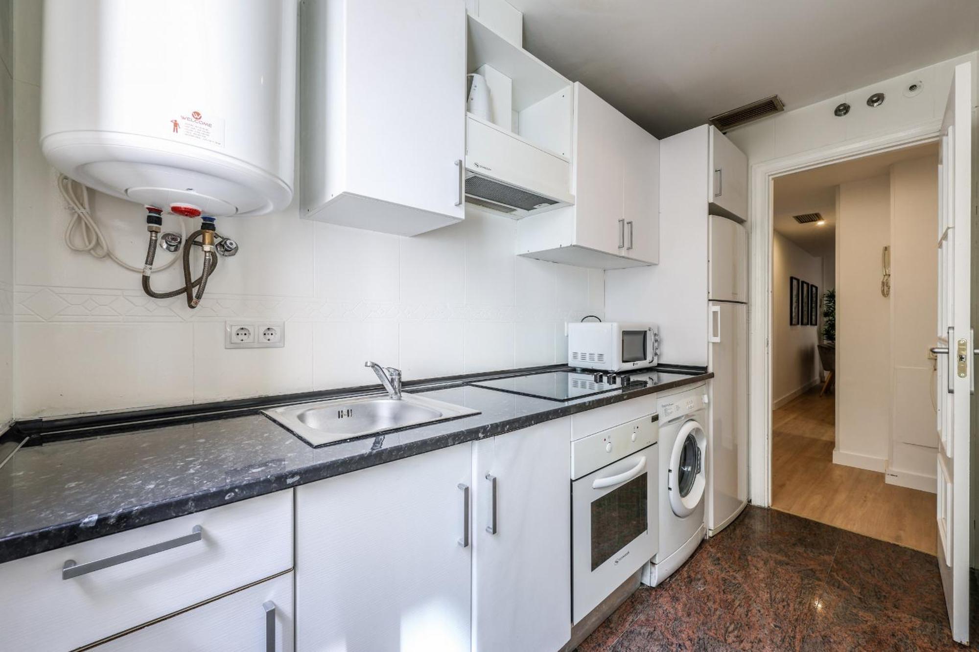 Apartamentos Reformados En Tirso De Molina Act Madrid Exteriér fotografie