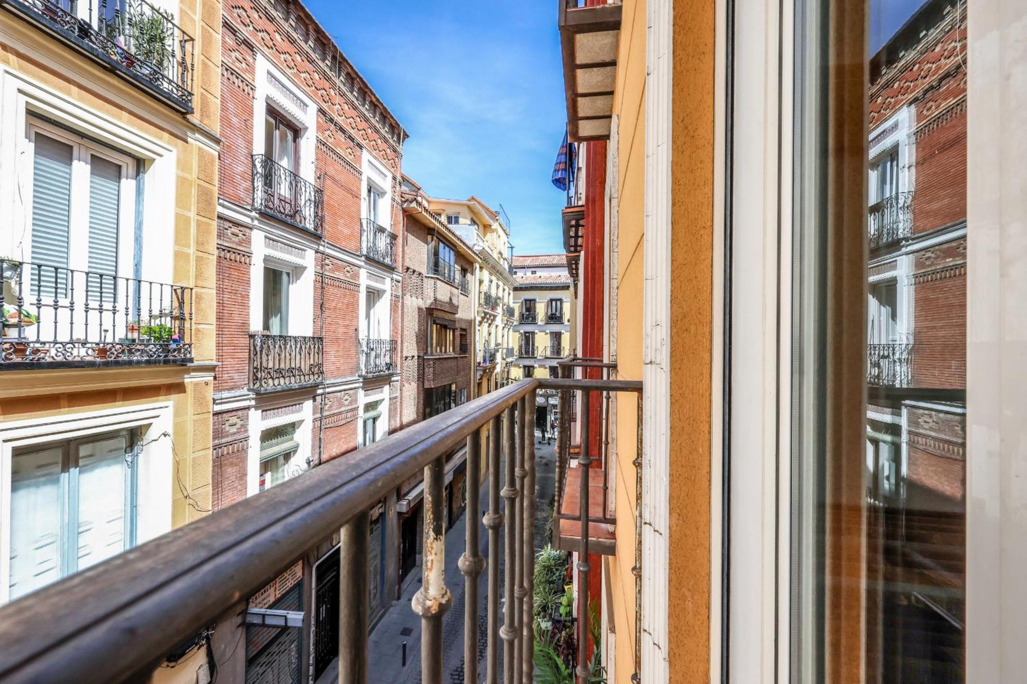 Apartamentos Reformados En Tirso De Molina Act Madrid Exteriér fotografie